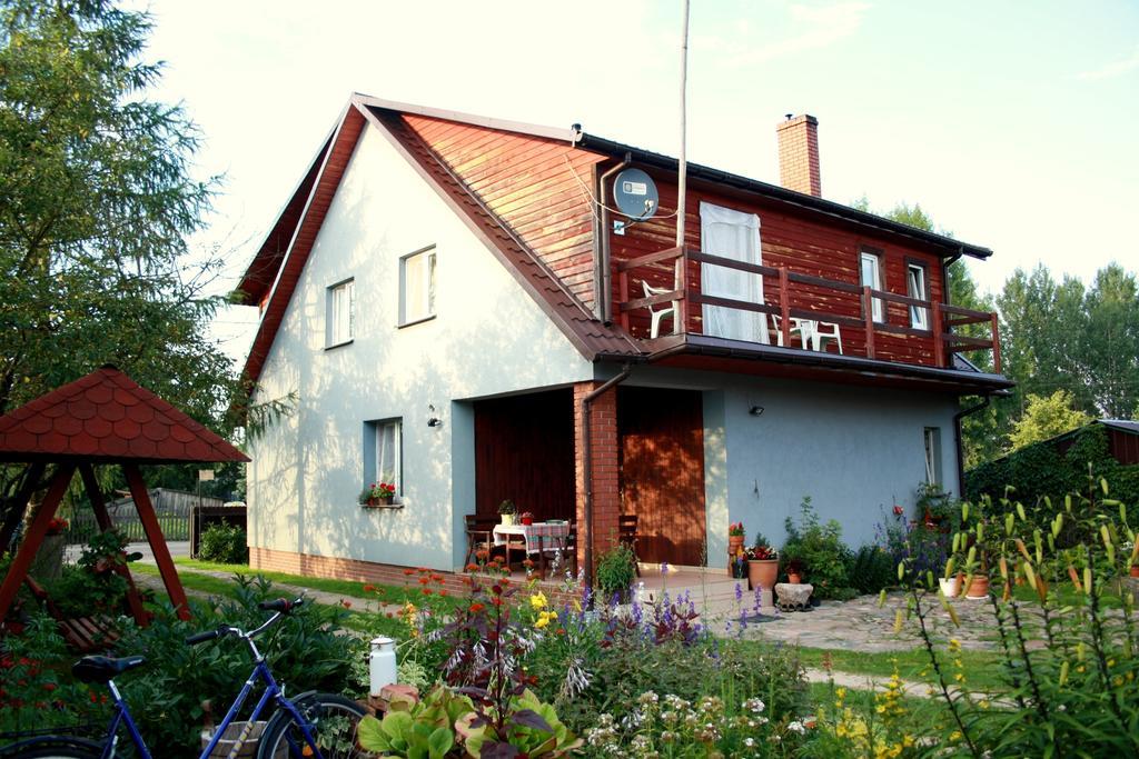 Pod Modrzewiem Pogorzelce Bagian luar foto
